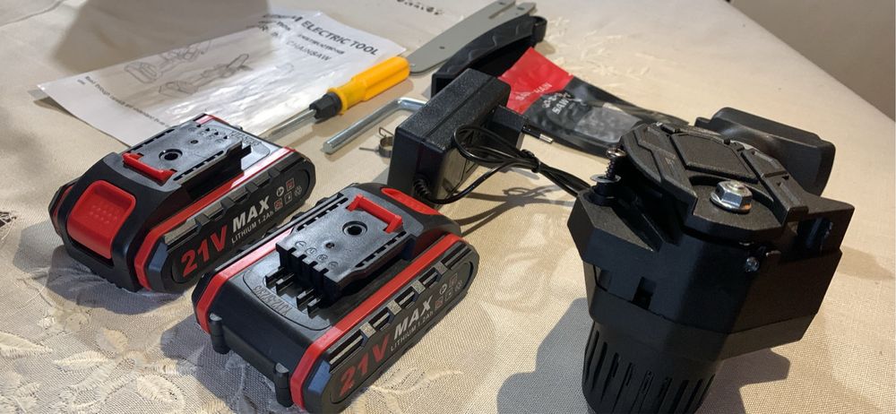 Mini motoserra 6 polegadas com 2 baterias