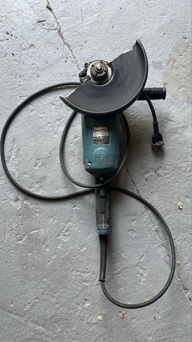 Болгарка Makita GA9020S 230 мм, 2200 Вт + алмазный и отрезной круг