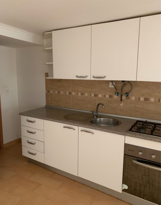 T1 R/C São  Vicente ( junto ao recinto fa Feira da Ladra )