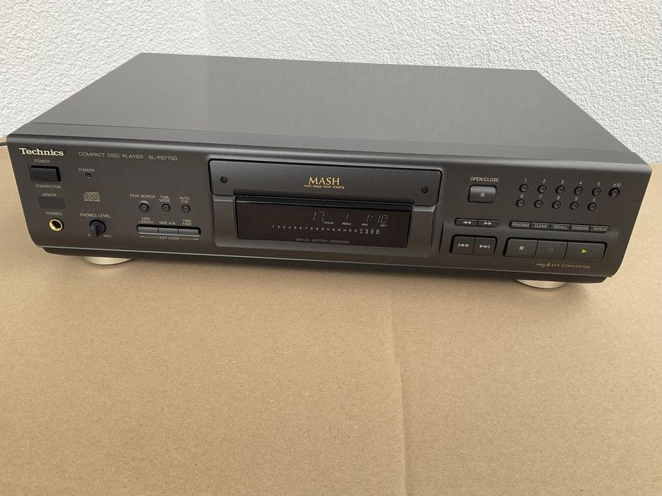 CD Technics SL-PS770D.