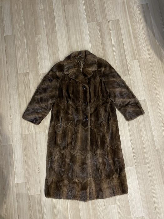 Шуба із натурального хутра, розмір M, невеличка L,