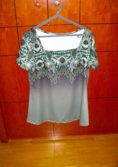 T-shirt De Pescoço Quadrado Estampado