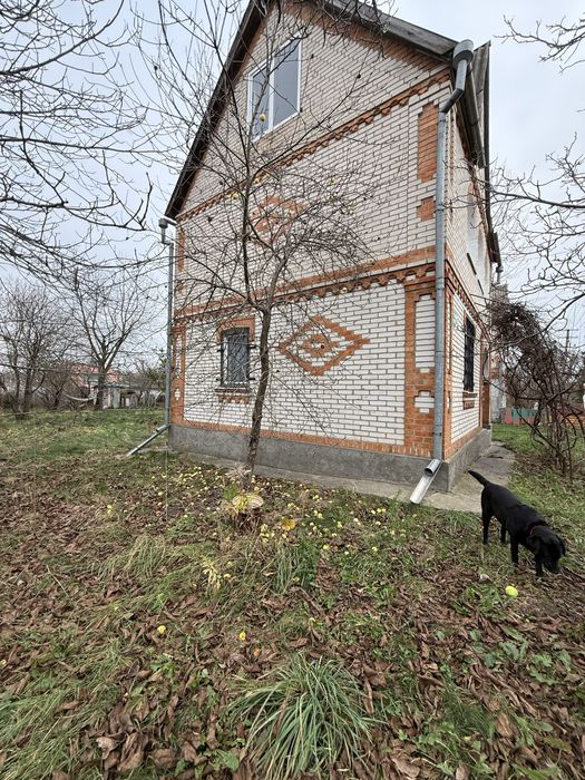 Дачний будинок продаж