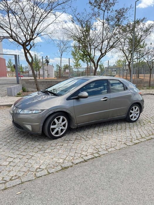 Honda Civic 1.8 140cv Modelo desportivo.