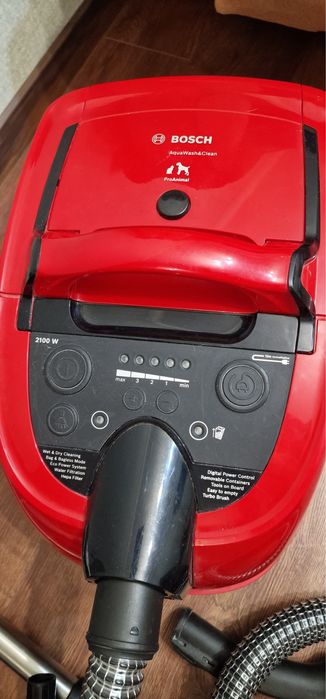 Пилосос миючий з аквафільтром Bosch BWD421PET