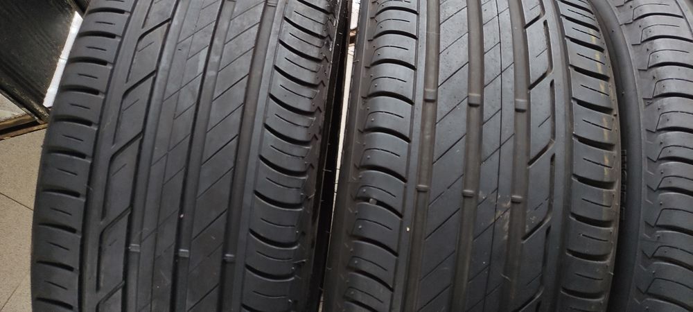 Pneus 215 50 r 18 Bridgestone semi novos