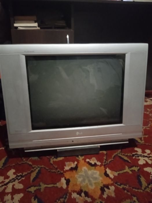 Продам телевизор LG 52 см по диагонали