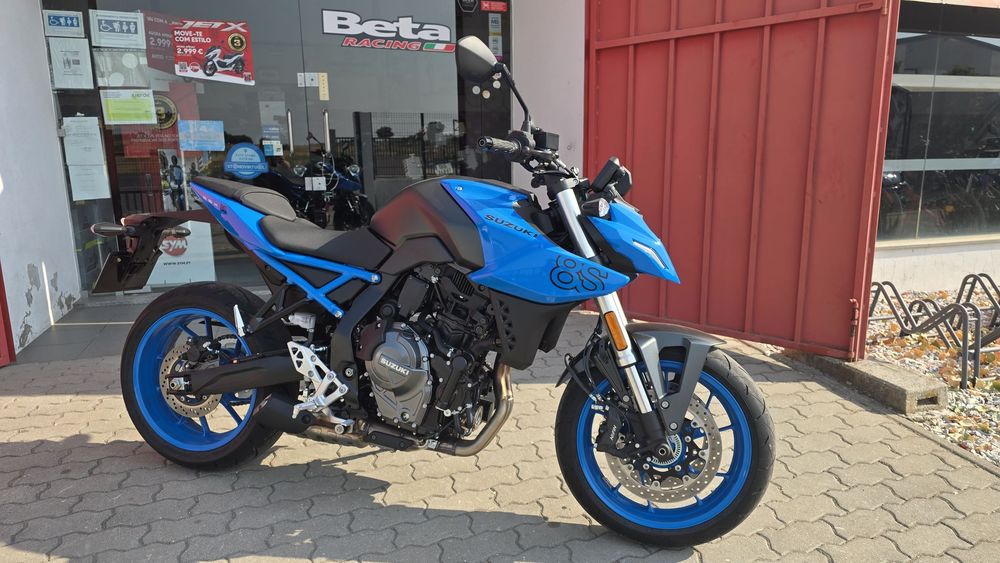 Suzuki GSX  8S 2025