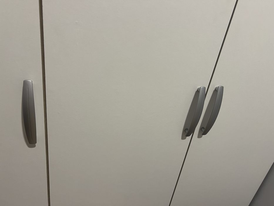 Roupeiro com 3 portas