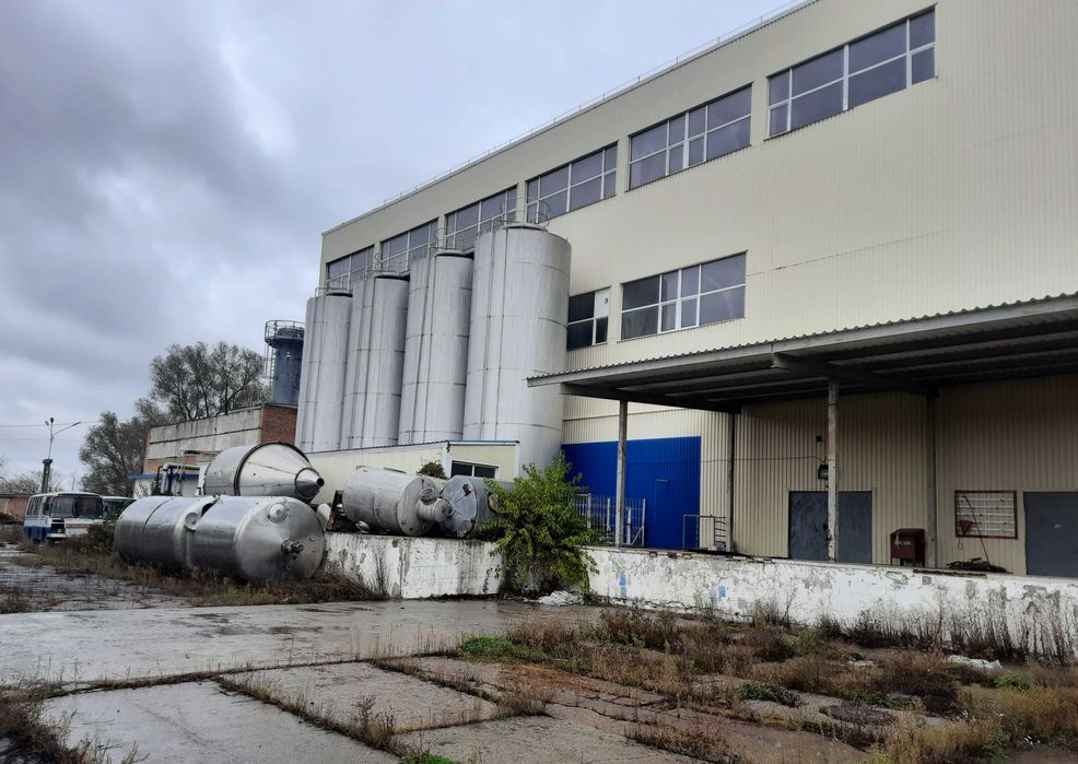 Комплекс нежитлових будівель з зем. ділянкою та виробничим обладнанням