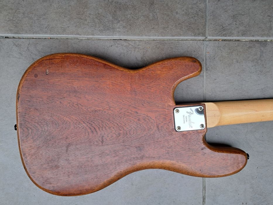 Gitara basowa Precyzjon.