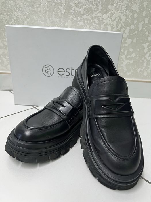 Лофери жіночі Estro