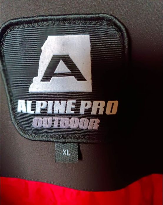 Kurtka damska Alpine Pro ,czarna,z kapturem.