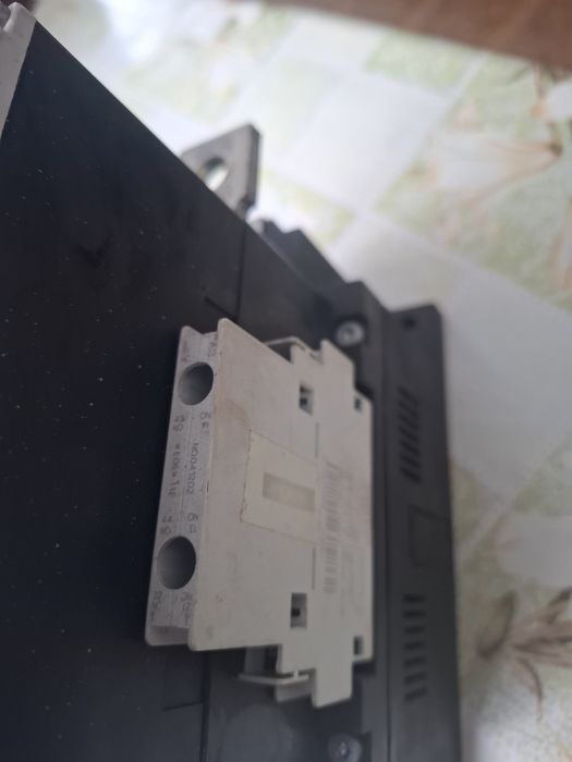 Трифазний контактор Siemens