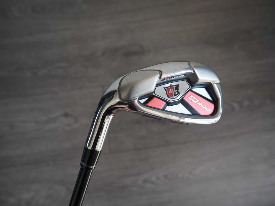 Kij do golfa Wilson Staff D300 Iron 8 Dla Leworęcznych Regular