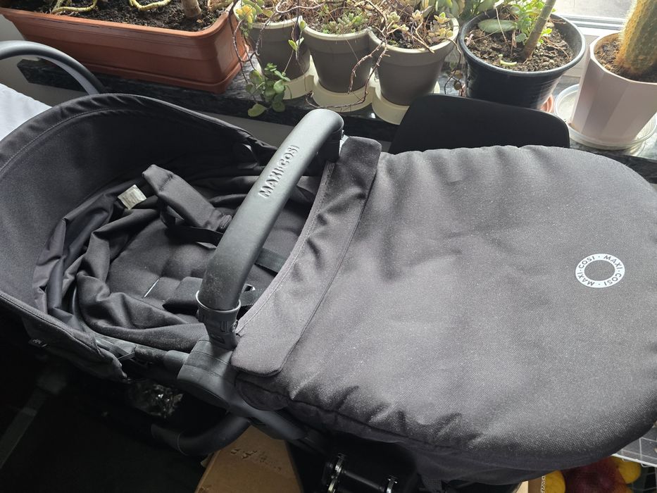 Trio Maxi-Cosi Zelia 3 Convertível + Pebble 360º + FamilyFix 360º