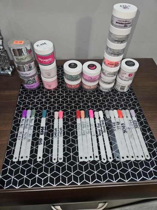 Pudry tytanowe różnych marek