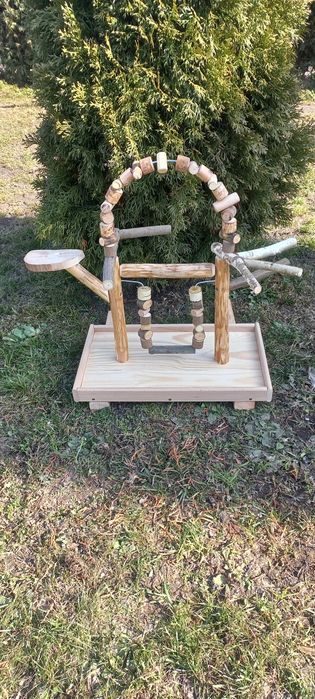 Жердинки, полички для папуг.