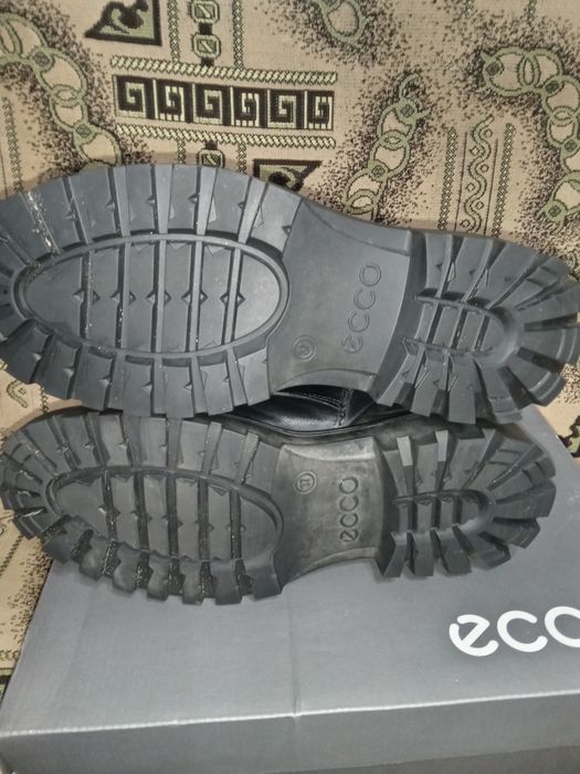 Черевики жиночи зимови ECCO TREDTREY K майже нови продаж або обмен на смартфон