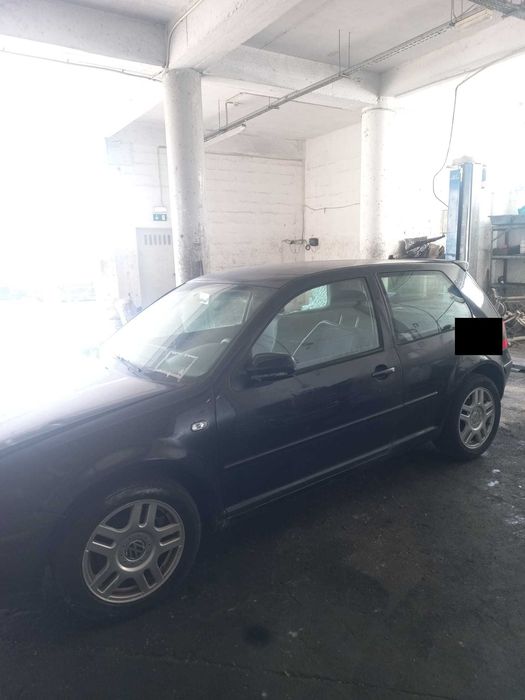 VW Golf para peças