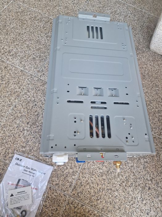 esquentador instantâneo a gás CO-Z de 8L (GPL)  ideal para campismo, caravanas funciona com pouca pressão de agua Pressão Mínima de Arranque: 0,2