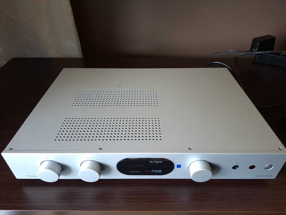 Audiolab7000A wzmacniacz