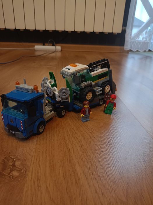 LEGO City kombajn i transporter 60223