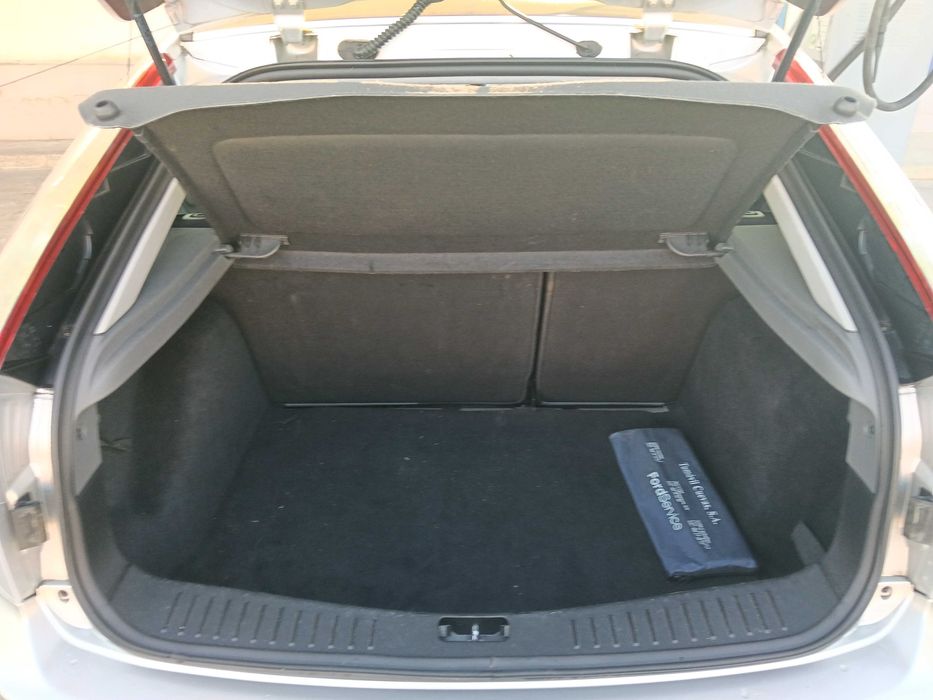 Ford focus 2009528039571956715524