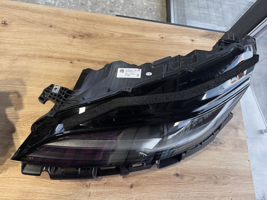 Фари на Tesla Model 3 HIGHLAND ЄВРОПА. Оригінал.