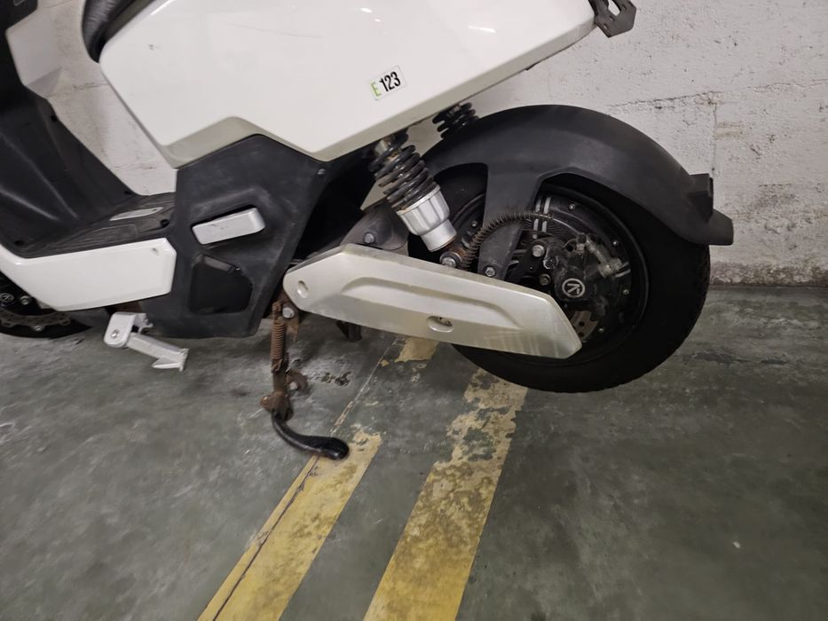 Scoter elétrica em ótimo estado