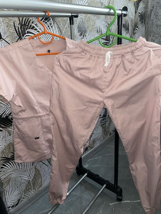 Костюм медичний ,в гарному  стані .