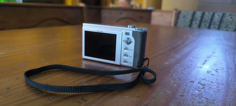 Câmera Digital - Ricoh R8