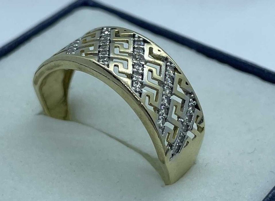 Śliczny złoty pierścionek z cyrkoniami 2,73 p585 r21,5 /ST złoto