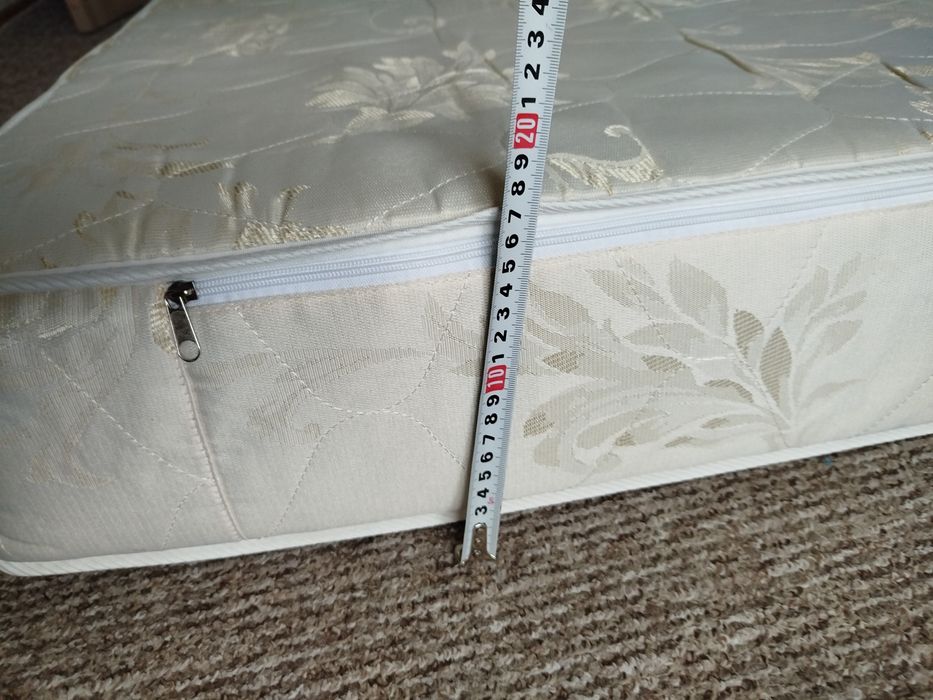 Дитяче ліжко з матрацом