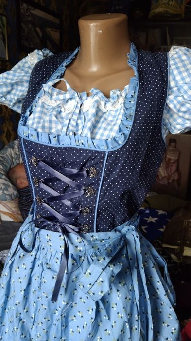 Платье Баварское размер 40 европейскии.