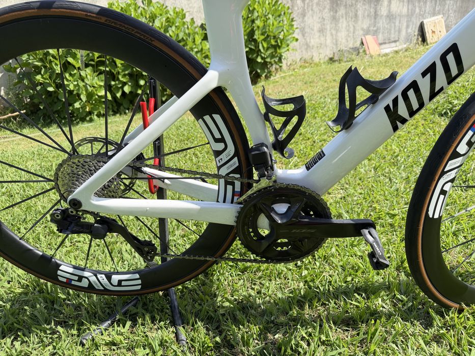 Bicicleta estrada Carbono Kozo Di2