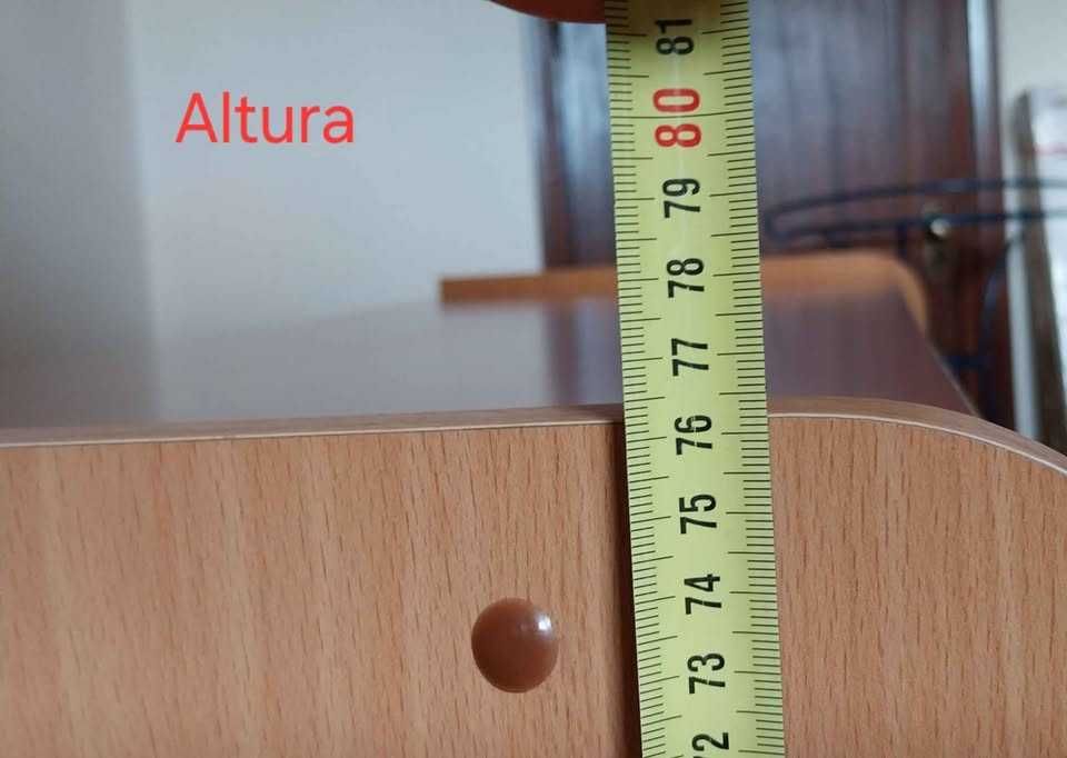Secretária em ótimo estado