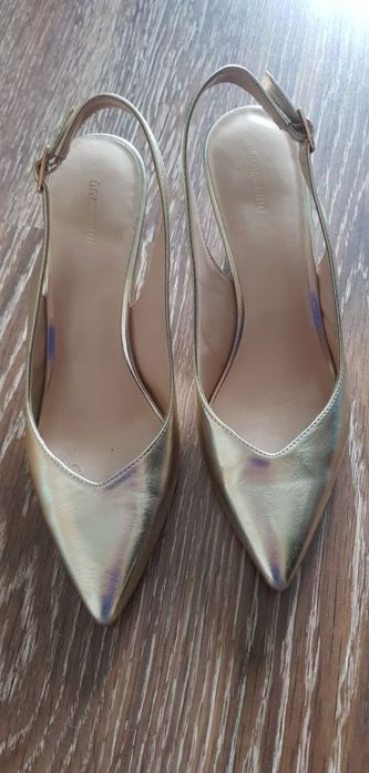Buty złote 40 bardzo wygodne