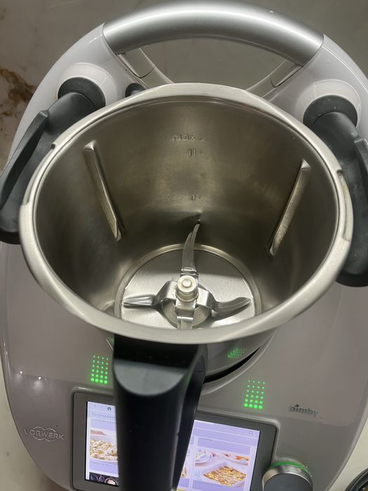 Bimby TM6 with minimal use, 2.5 years old, still under warranty64564402875393122