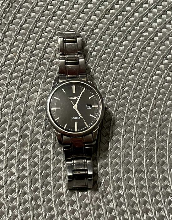 Zegarek damski Seiko srebrny