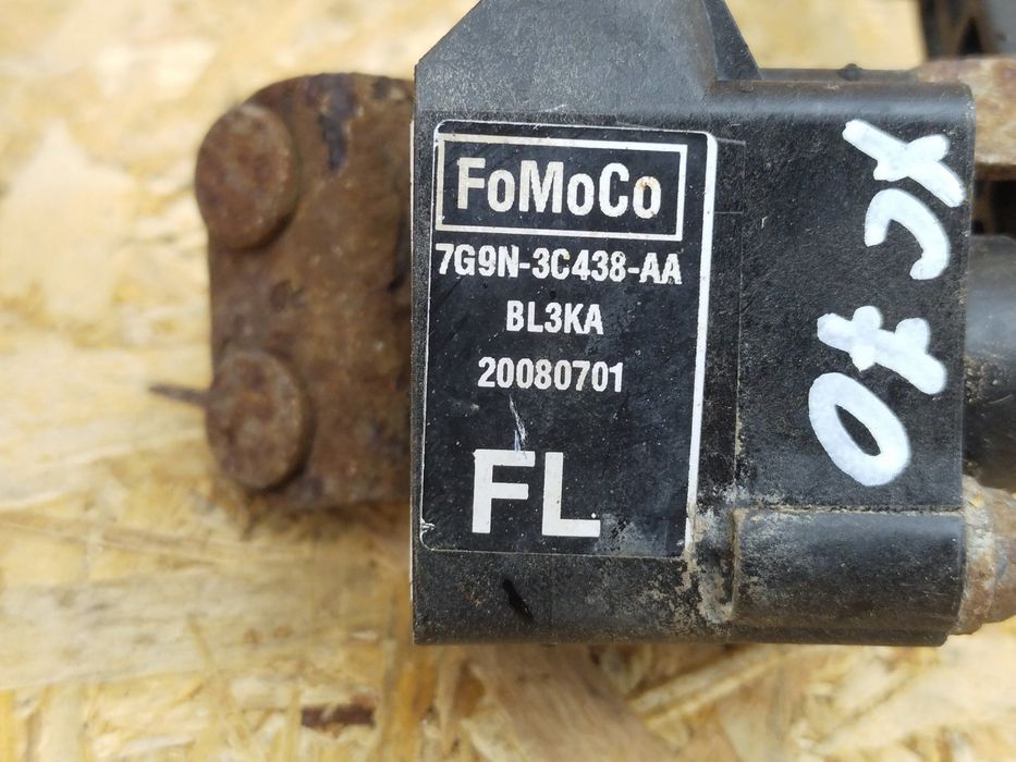 Volvo XC70 07-16 Датчик положения кузова передний левый 7G9N-3C438-AA