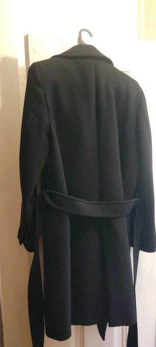 Sobretudo de lã manteco com acessório de pêlo