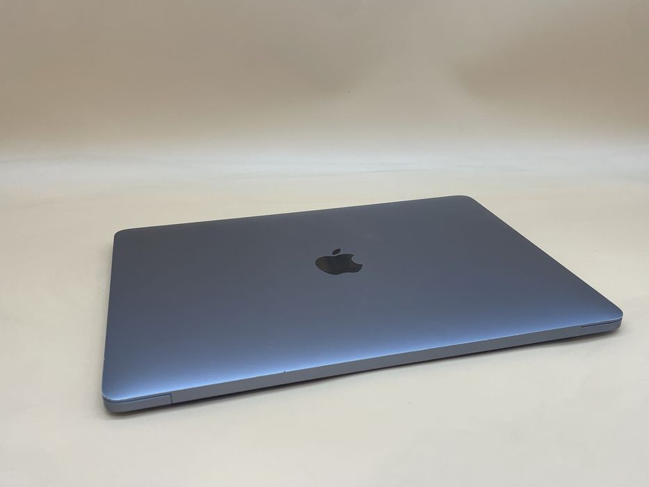 Macbook air 2020 m1 256 gb ssd 16gb батарея 83 цикла!