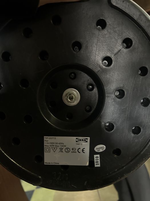 Candeeiro de Pé IKEA Modelo Not com Foco de Leitura Ajustável, Branco