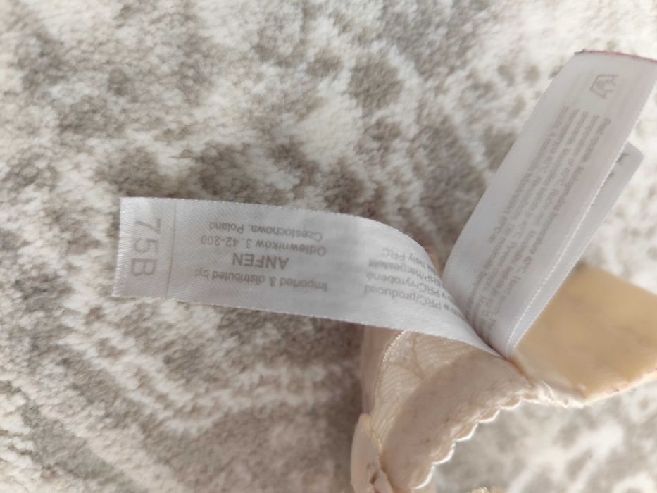 Beżowy koronkowy biustonosz 75B