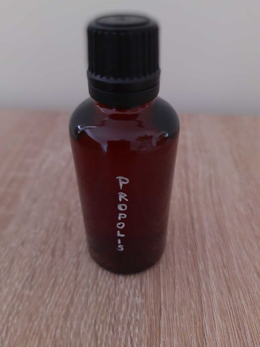 Propolis, krople propolisowe, miód, pasieka