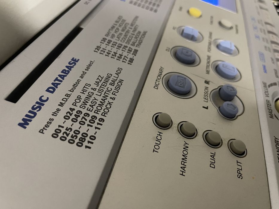 Piano Yamaha DGX-202 Portable Grand