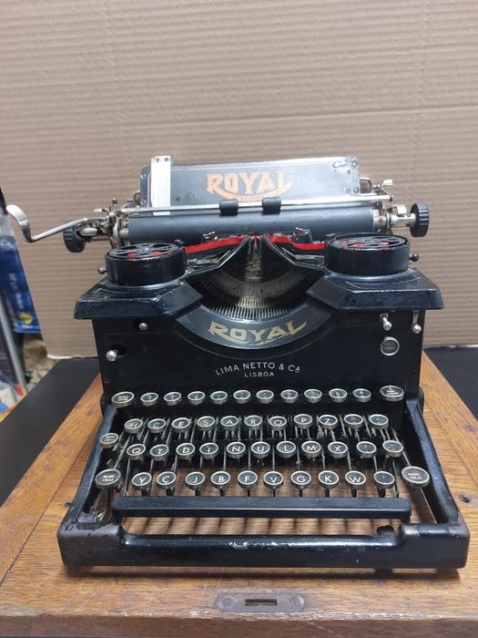 Máquina de Escrever Antiga Royal