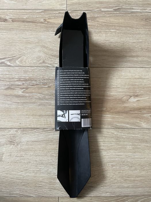części rowerowe : siodełko giant i błotnik rowerowy dashblade
