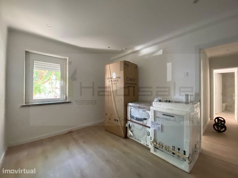 T3 Renovado com Suite | Excelente Localização | Amadora